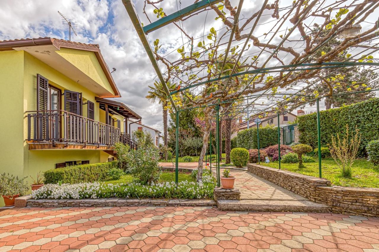 Apartment Flores Stari Pazin Exterior foto